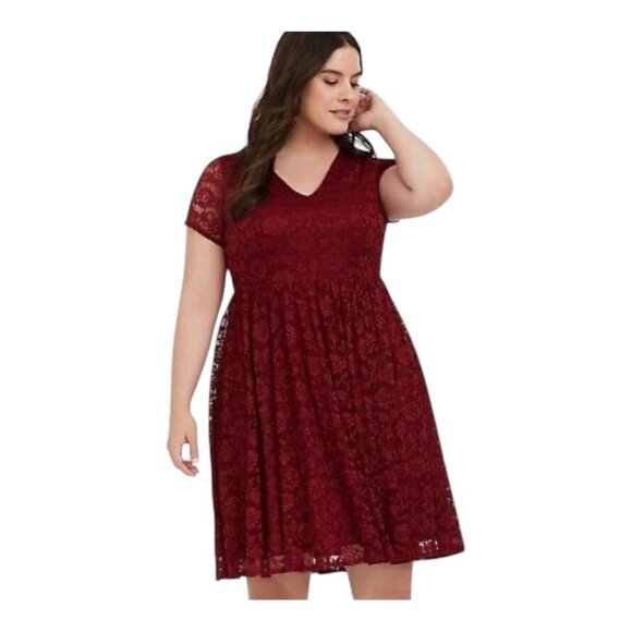Torrid Plus Size Womens SZ 10  Red Lace Short Sleeve Dress With Keyhole Back - Picture 2 of 10